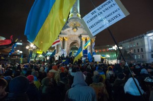 Thousands of Ukrainians are continuing to express support to eur